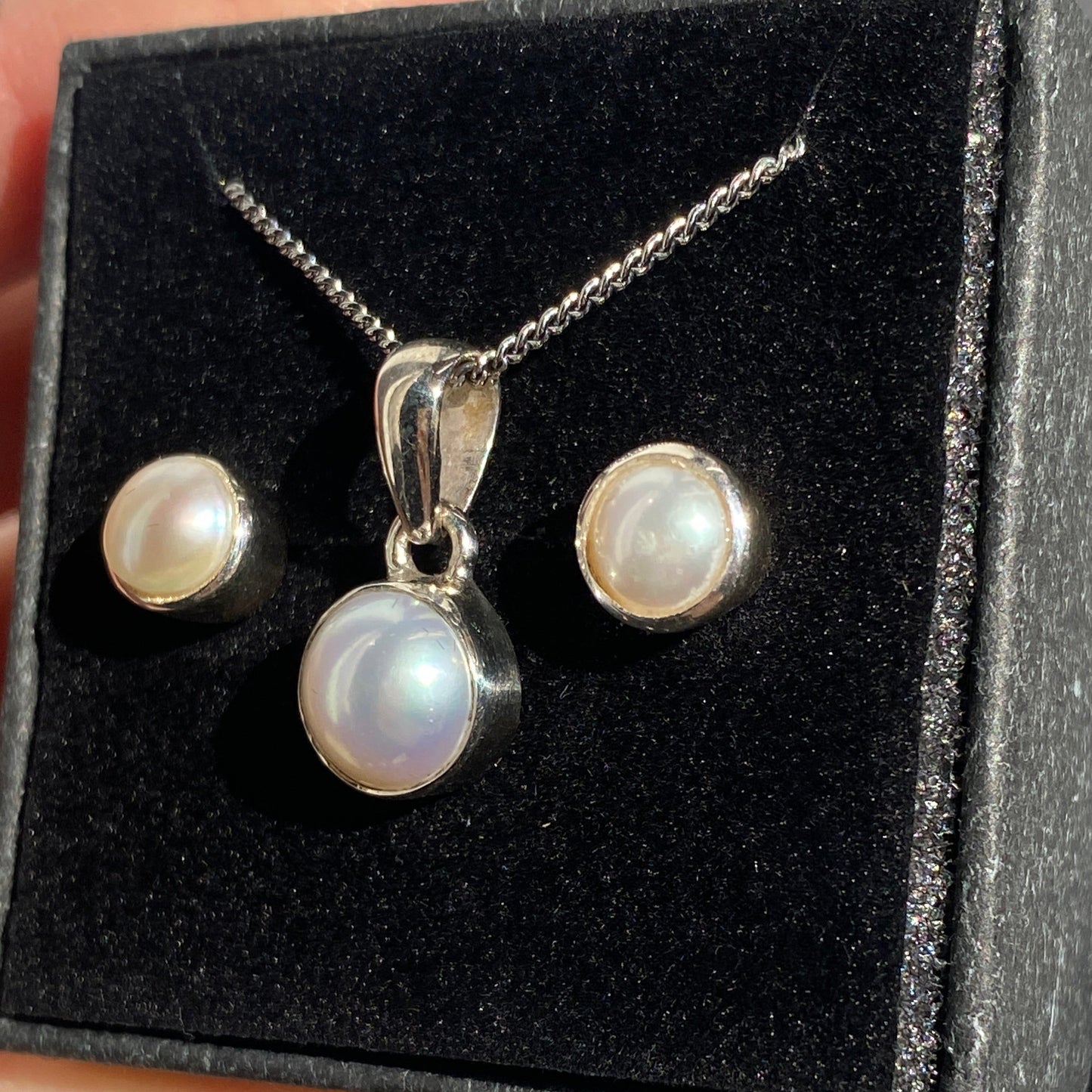 Pearl set, studs and pendant