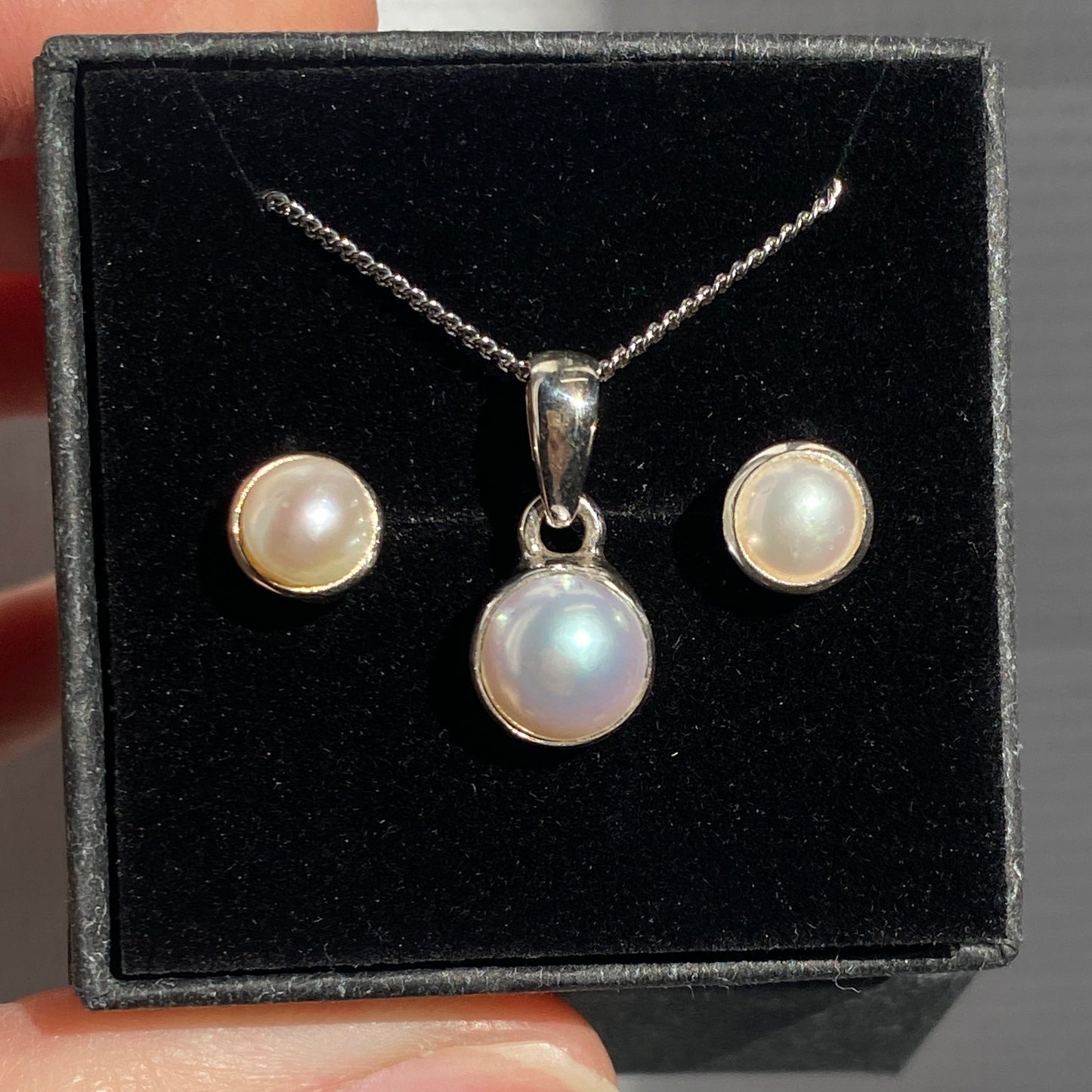 Pearl set, studs and pendant