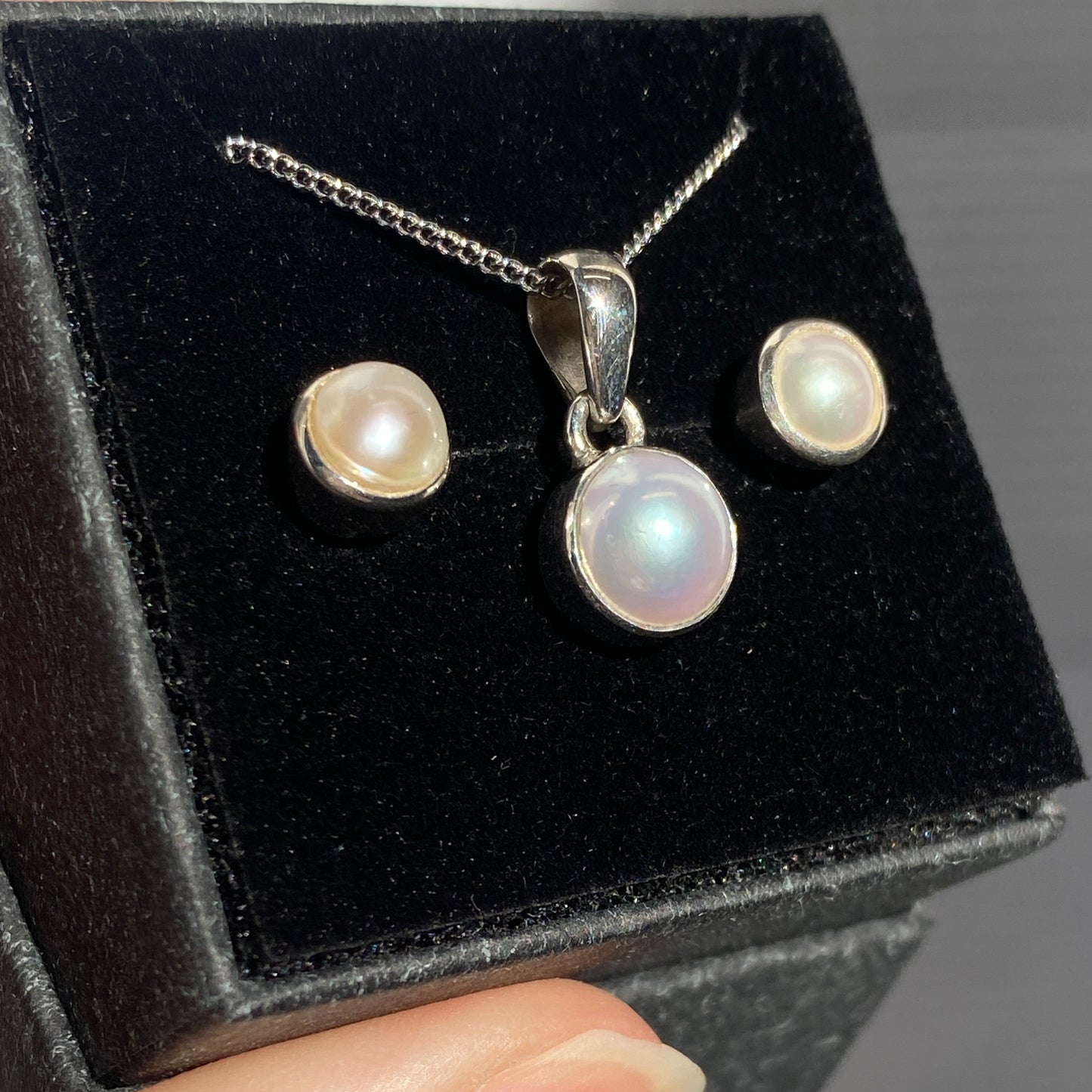 Pearl set, studs and pendant