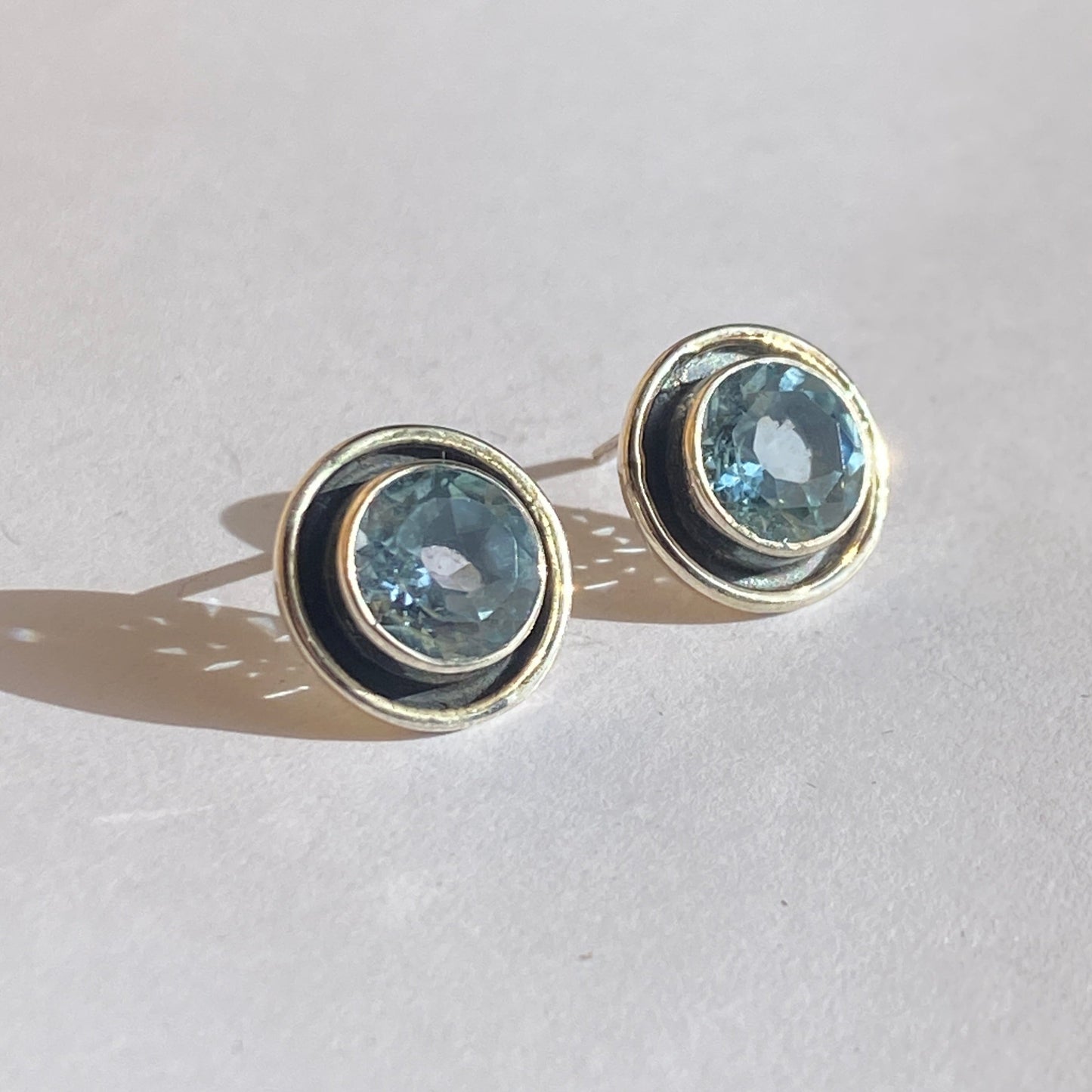 Silver studs design 8 different stones