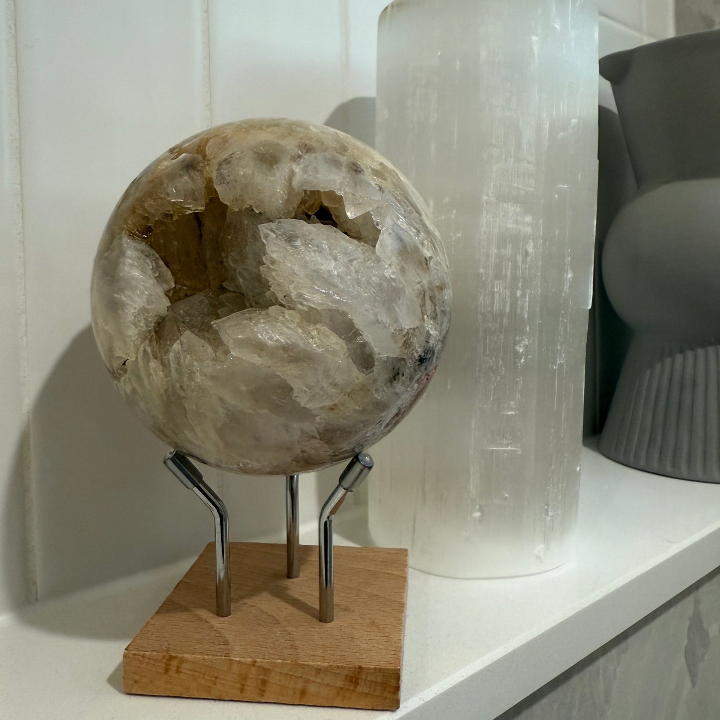 Druzy Agate sphere 1.2 kilo
