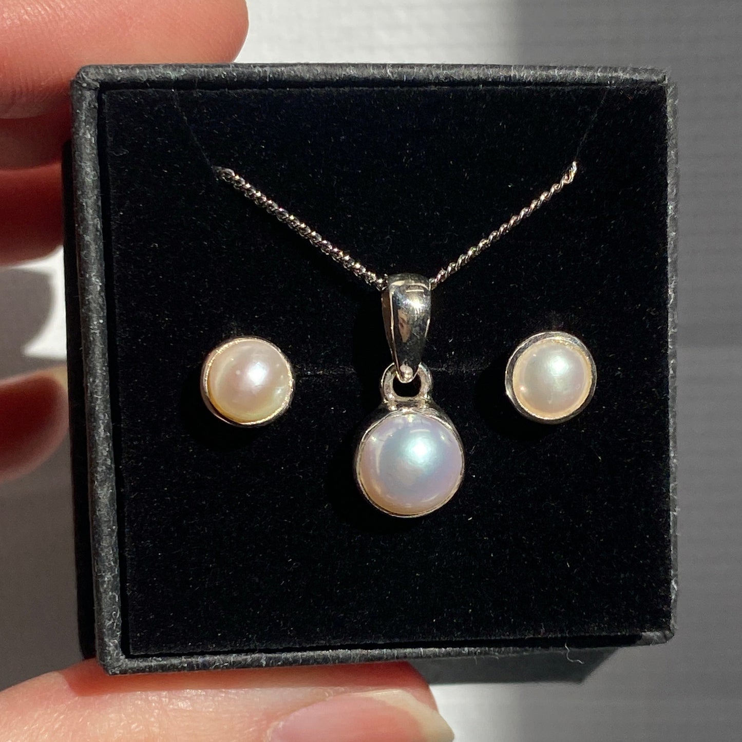 Pearl set, studs and pendant