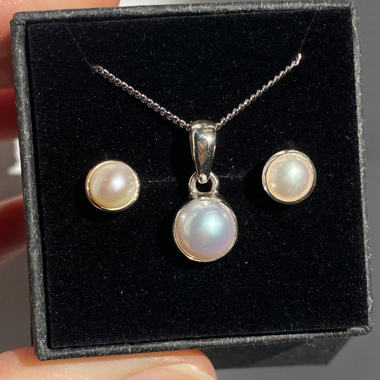 Pearl set, studs and pendant
