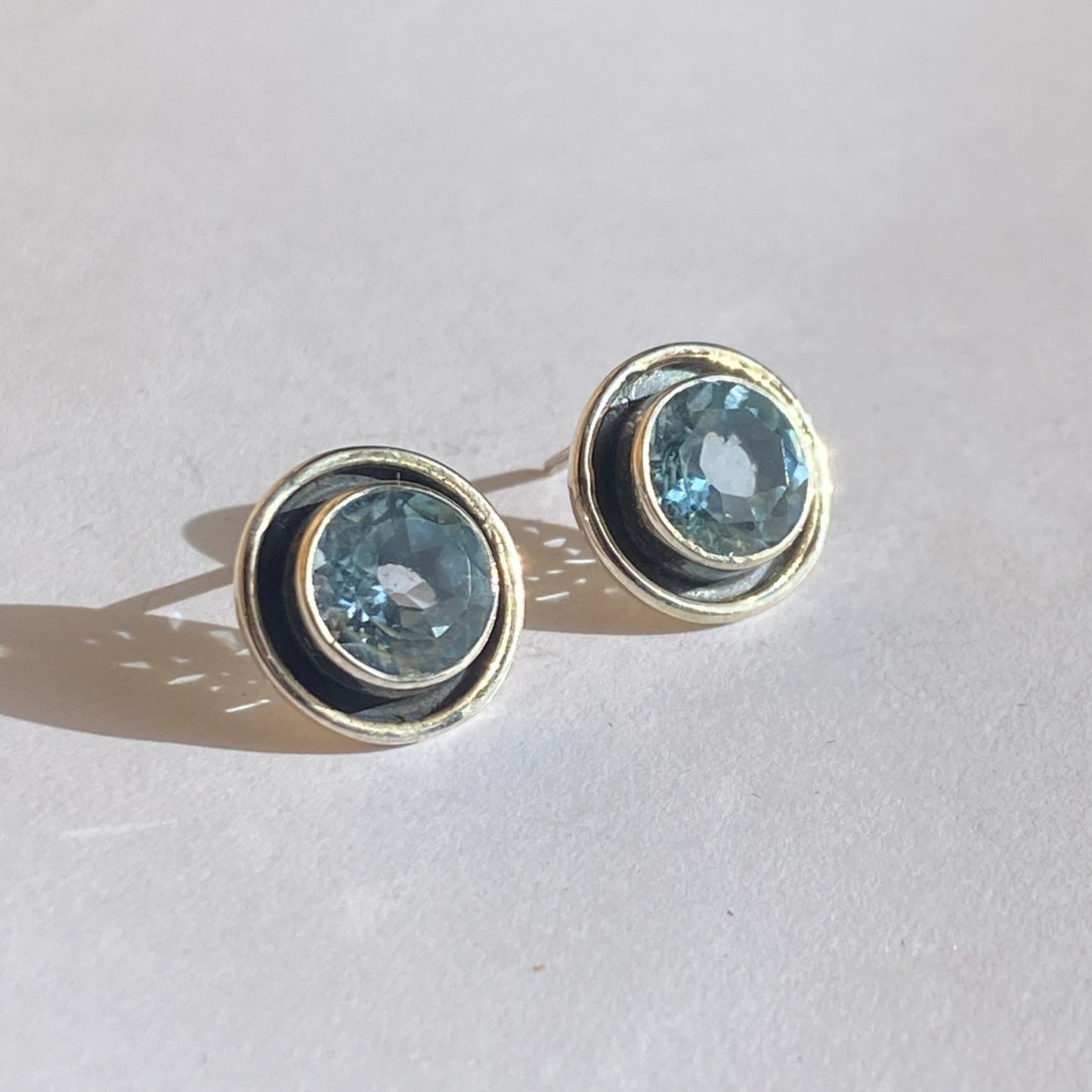 Silver studs design 8 different stones