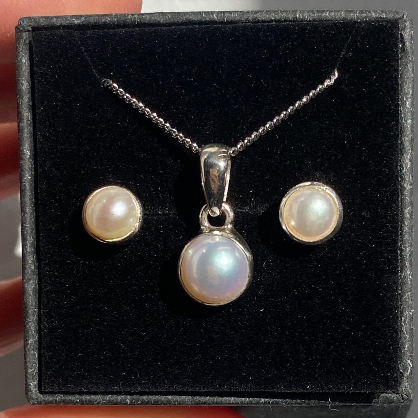 Pearl set, studs and pendant