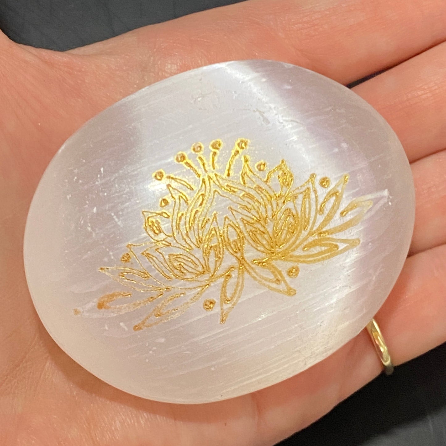 Selenite with design
