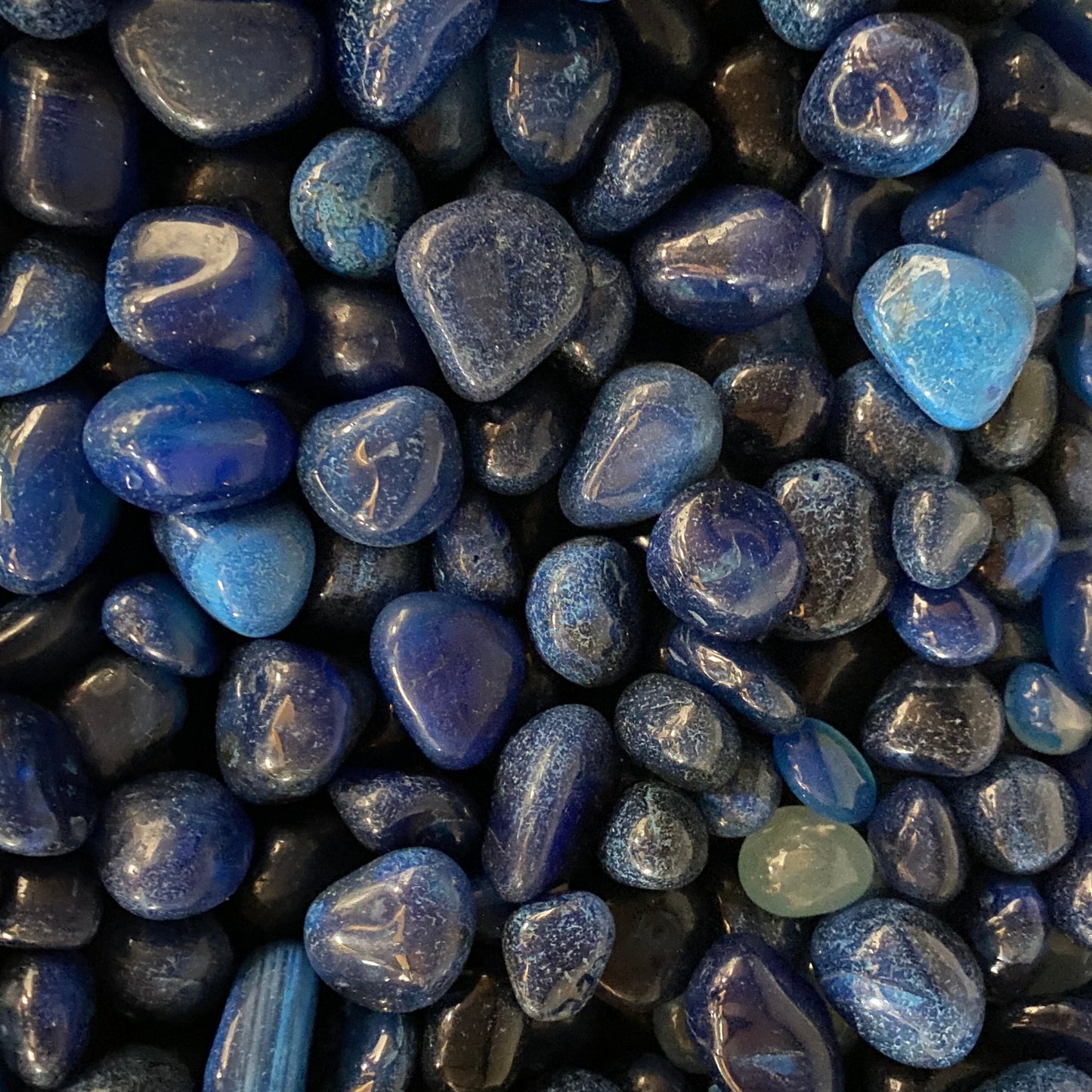 Tumbled blue agate