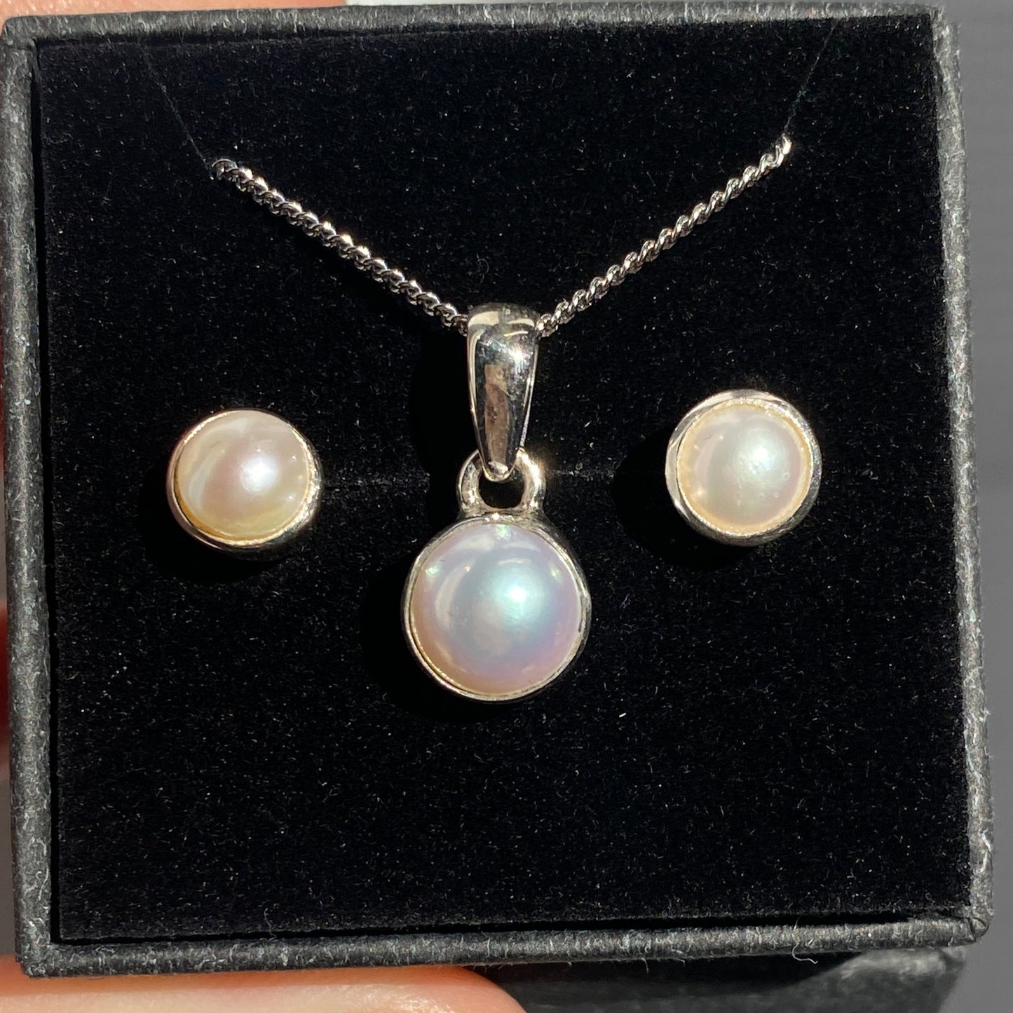 Pearl set, studs and pendant