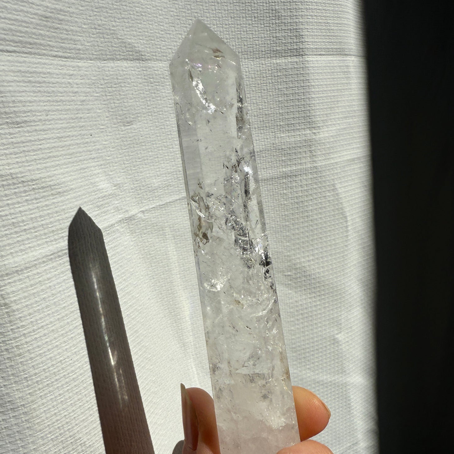 Clear quartz tower 11.5cm rainbow reflections