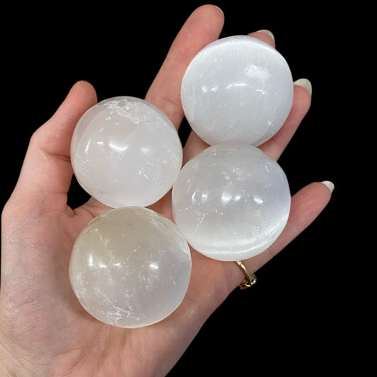 4 x selenite sphere 3-4cm