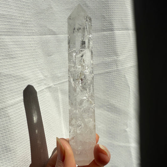 Clear quartz tower 11.5cm rainbow reflections