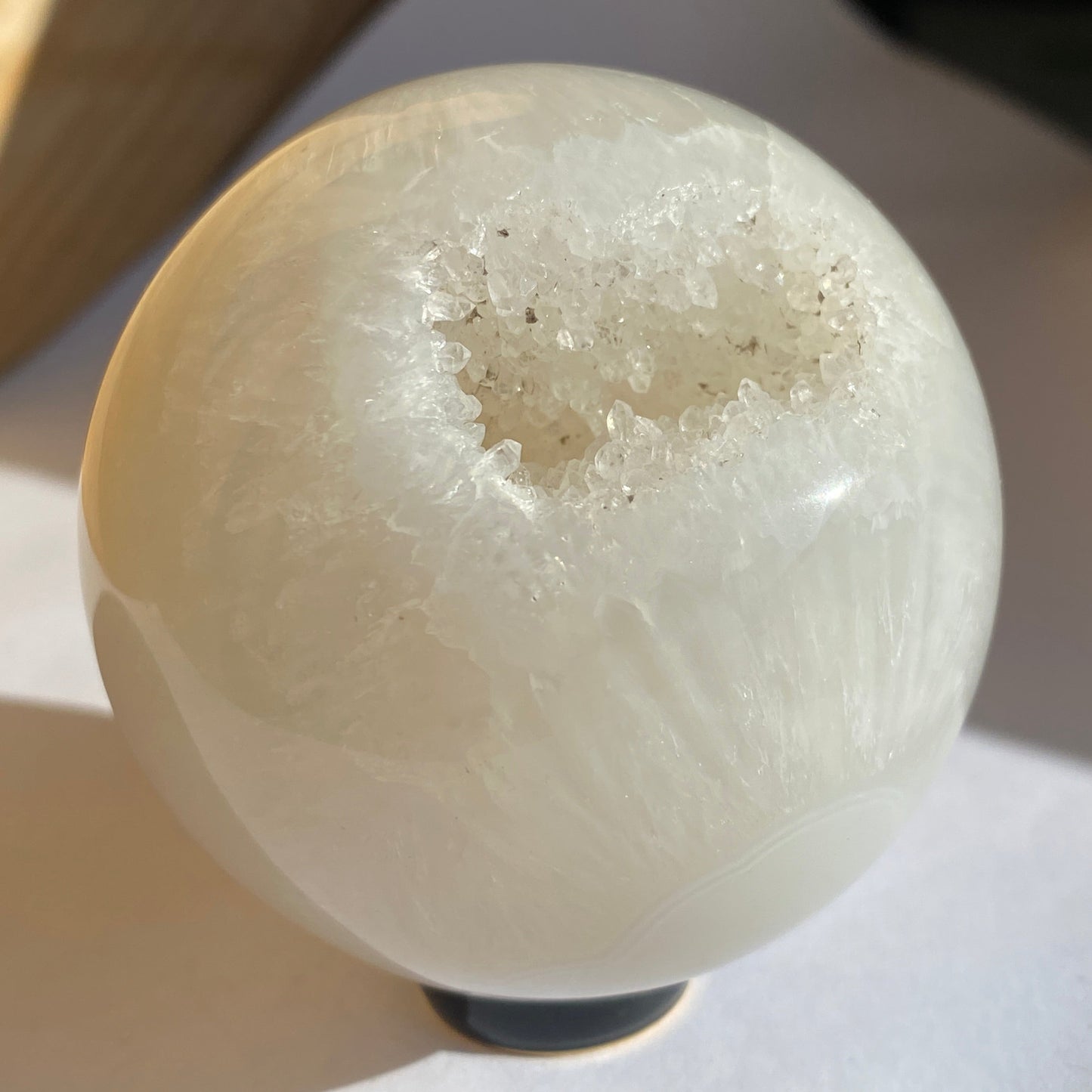 Agate druzy Geode creamy white 6cm