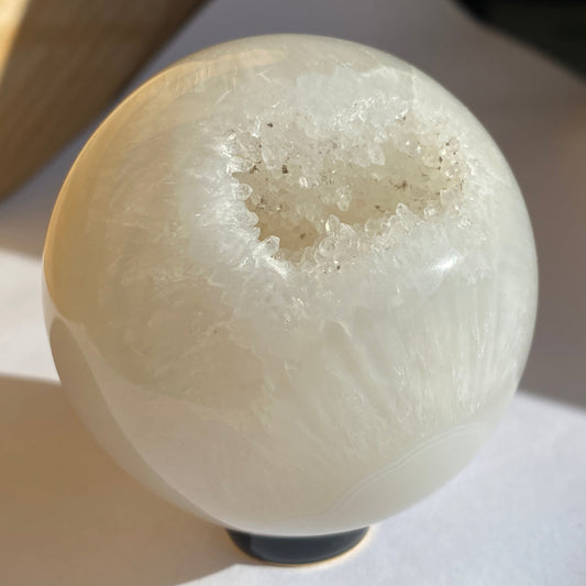 Agate druzy Geode creamy white 6cm