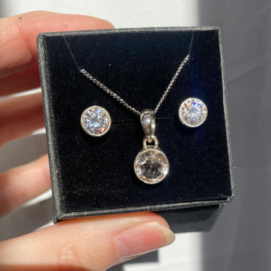 Crystal set, studs and pendant