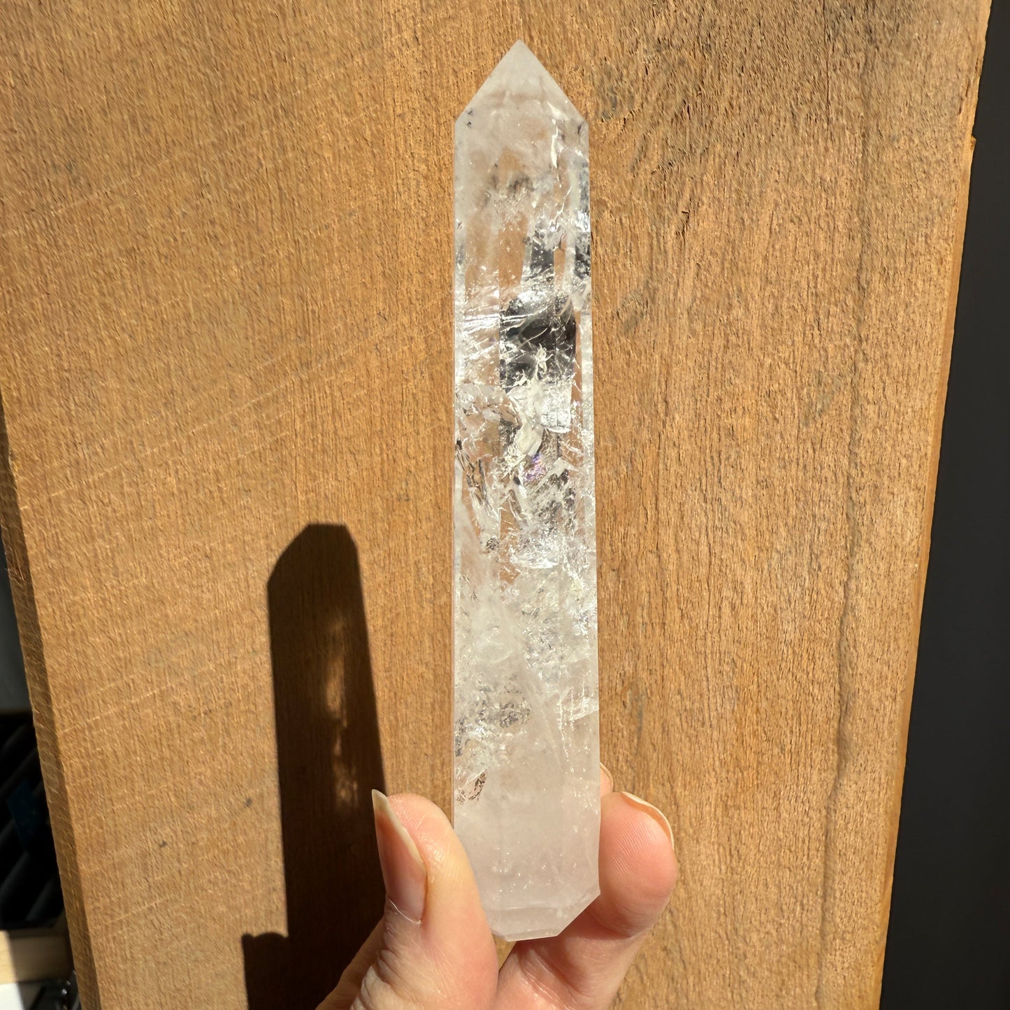 Clear quartz tower 11.5cm rainbow reflections