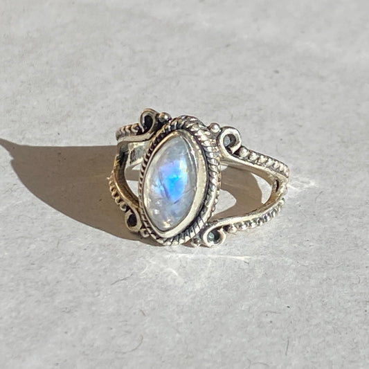 Sterling silver moonstone ring size US4
