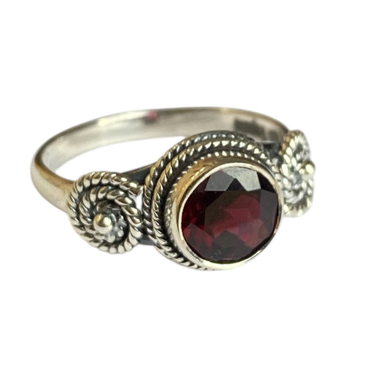Sterling silver 8mm rings with  swirl design garnet