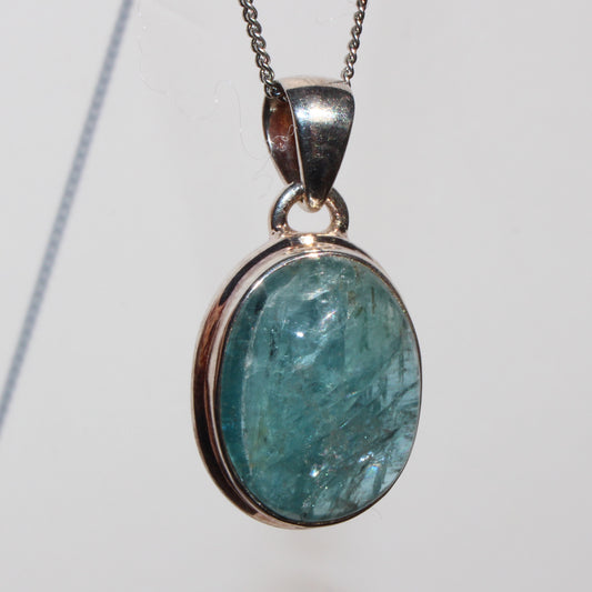 Kyanite sterling silver pendant 20mm x15mm