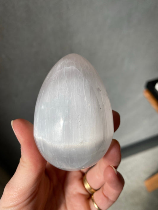 Selenite egg